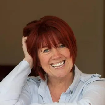 Jacqueline Hollows